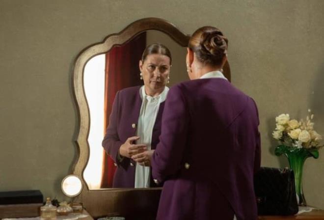 Vahide Perin&#8217;in diziden ayrlaca haberi sosyal medyada yaylmaya balaynca izleyenlerden tepki yad.