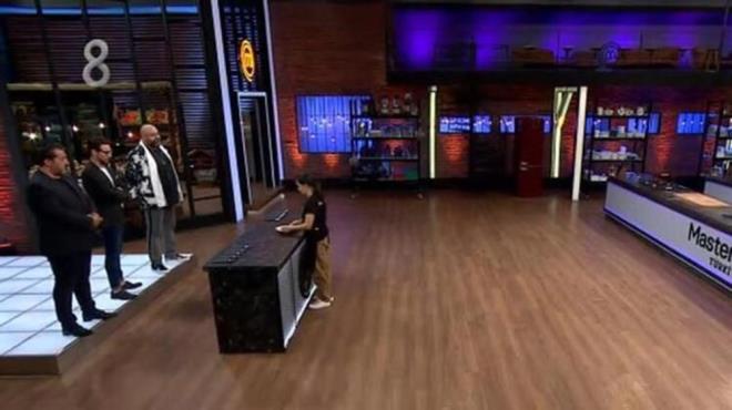 16 yarmacnn yart Masterchef Trkiye'de dn akam heyecanl ve bir o kadar da artc anlar yaand. Somer ef iki taban kt olduunu fakat bir taban sabote edildiini syledi.