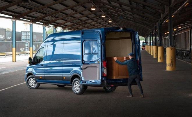 <p><b>EN OK SATAN TCARLER</b></p>  <p>En ok satan hafif ticari modeller...</p>  <p>1 - FORD TOURNEO COURER- 17.092 adet</p>  <p>2 - FIAT DOBLOCOMBI - 9.670 adet</p>  <p>3 - FIAT FORNO COMB - 8.980 adet</p>  <p>4 -FORDTRANST KAMYONET- 8.288 adet</p>  <p>5 -FORD TRANST VAN - 6.638 adet</p>