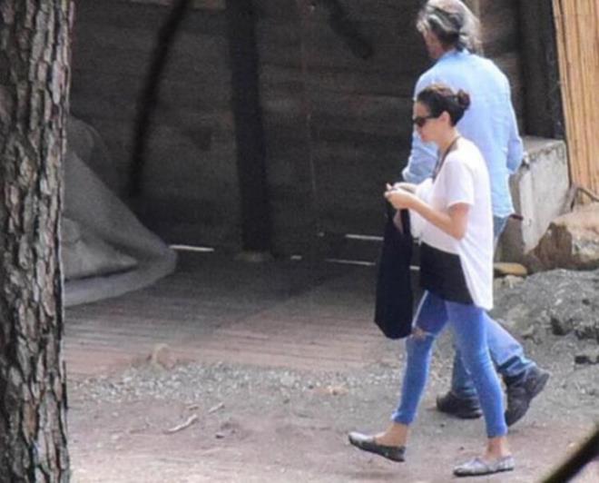 2014 ylnda son olarak &#8220;Merhamet&#8221; adl dizide boy gsteren Namal, olunun doumuyla oyunculuu brakt ve ailesiyle birlikte Mula-Kyceiz&#8217;de doayla i ie bir yaam kurdu. iftin 2016&#8217;da ise Elem Su adn verdikleri kzlar dnyaya geldi.