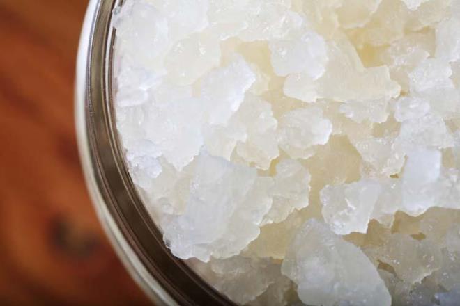 Kefir<br>  Bilimsel aratrmalara gre, probiyotik besinler mevsim geilerine kar tolerans ykseltiyor. Kefir, probiyotik bir iecek olup ierdii dost bakteriler sayesinde baklk sisteminin glenmesine yardmc olur.