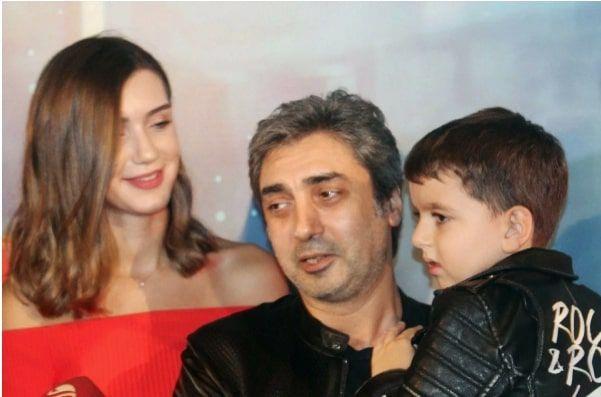 Necati amaz, 12 Aralk 2012 tarihinde kendisinden 21 ya kk Nagehan Kak ile evlenmitir. Necati amaz 2 Kasm 2014 tarihinde dizi ekimleri srasnda kendi kulland aracn kontrolden kmas sonucunda trafik kazas geirdi. enesinde krk olduu tespit edildi ve ameliyat edildi.