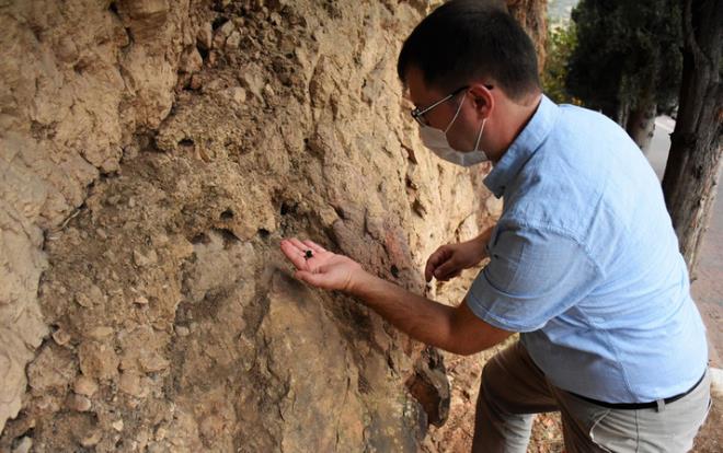 Osmanl Devleti'nin kurucusu Osman Gazi'nin evinin de bulunduu, Beyler Beii Vadisi'nde halk arasnda "Yank ehir" olarak bilinen blgede zarar gren yaplarn izi srlyor.  Kltr ve Turizm Bakanlnn izniyle balatlan almalar, Bursa Kltr Varlklarn Koruma Blge Kurulu nezaretinde ve Bilecik Mze Mdrl kontrolnde yrtlyor.