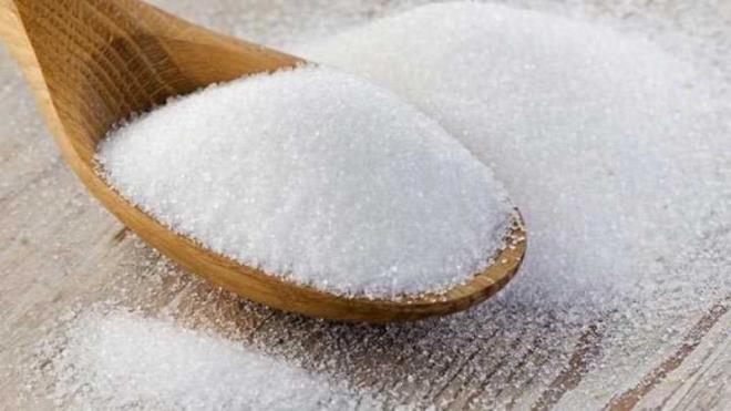 Srekli ekerin vcudumuza ne kadar zararl olduunu duyuyoruz. Ancak bir uzman sata harikalar yaratabileceini iddia etti. Dr. Francesca Fusco'ya gre ampuana eker eklerseniz salarnz daha temiz ve daha salkl olur.