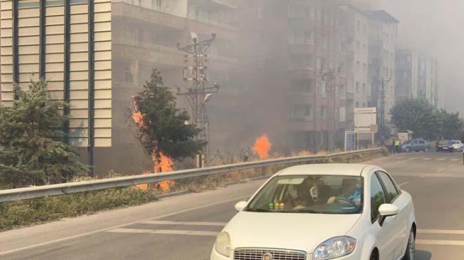 "SABOTAJ �HT�MAL�YLE G�ZALTINA ALINANLAR VAR"    Hatay Valili�inden yap�lan a��klamada, yang�na ekiplerin m�dahalesinin devam etti�i belirtildi.