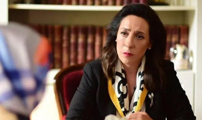 TV8'de 4 Eyl�l'de ekranlara gelen ilk b�l�m�n�n ard�ndan K�rm�z� Oda reytingleri alt �st etmi�ti. Dizi her b�l�m�n�n ard�ndan sosyal medyada da g�ndemi sarsmay� ba�ar�yor.