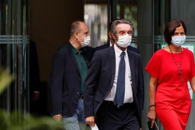 EVNZDE ALABLECENZ COVID NLEMLER  Hanelerin bulumas, vaka saylarndaki artn balca nedenlerinden biri olarak grlyor. Bu nedenle de yerel karantina kurallar uygulamaya sokuldu.