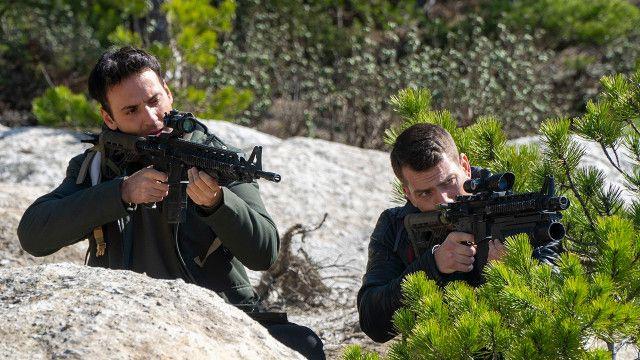 Sosyal medyan�n da konusu olan dizinin reytinglerde gerilemeye ba�lamas� seyircisine veda edece�i y�n�ndeki s�ylentileri g��lendirse de dizinin oyuncusu Berk Oktay merak edilen o soruya cevap verdi.