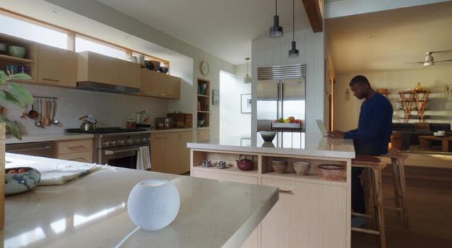 HomePod mini'ye g veren ilemci ise S5 ipi. inde bulunan ilemci sayesinde yaknnda bulunan iPhone'u alglarken telefonda alan mzii otomatik olarak almaya balyor. Farkl birok mzik servisini de destekliyor.