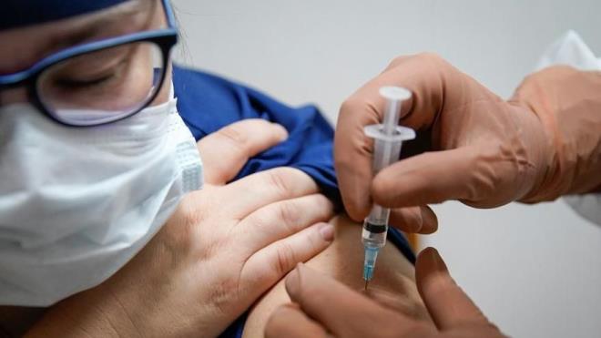 Ksmen koruma salayabilir: Ancak, uzmanlar  BCG as uzun vadeli bir zm olmayacan belirtiyor. Tberkloz seviyeleri artk ok dk olduu iin BCG dnyann birok lkesinde rutin olarak kullanlmyor. Ek olarak, a, baklk sistemini yeni tip  corona virs tanyan ve onunla savaan antikorlar ve uzman beyaz kan hcrelerini retmesi iin eitmiyor, ancak virsn vcutta neden olabilecei lmcl durumlara kar ksmen koruma salayabilecei dnlyor.