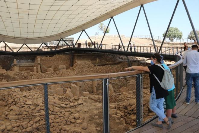 Gbeklitepe, 1 Haziran'da balayan normalleme sreciyle konuklarn maske, sosyal mesafe ve hijyen kurallarna uygun bir ekilde arlamaya balad.