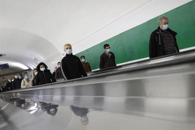 A/AB kan grubuna sahip hastalarn toplam yzde 84'nn mekanik solunum cihazna balanmas gerekti.O/B kan grubuna sahip hastalarda ise solunum cihazna balanma oran yzde 61.Ayn ekilde kan grubu A ya da AB olan hastalarn youn bakmda kalma ortalamas 13,5 gn.