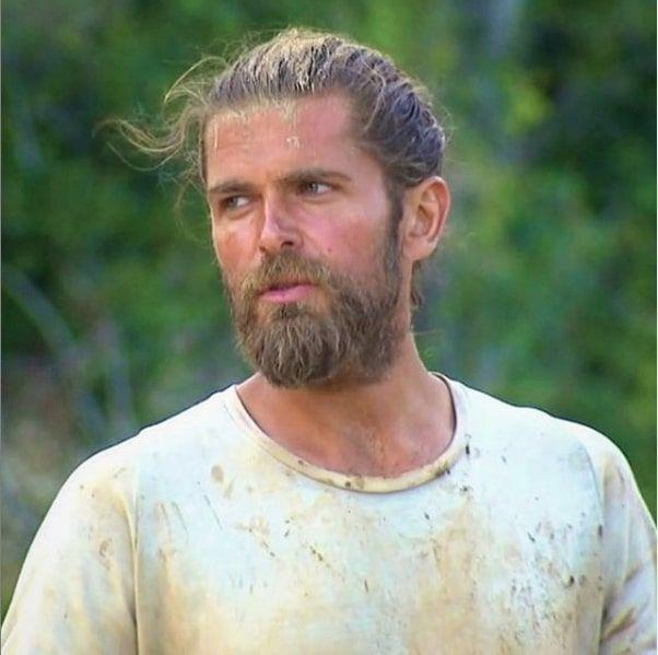 Survivor nller-Gnlller yarmasnn final karar almasyla beraber Mert cal oyunculua geri dneceinin ilk sinyallerini getiimiz gnlerde vermiti. Sosyal medya hesaplarndan sk sk sevenlerine yeni projeleriyle ilgili tyolar veren Met cal&#8217;n TV 8&#8217;in reyting rekortmeni Krmz Oda dizisinin kadrosuna dahil olaca sylendi.