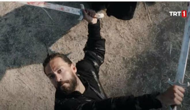 Pazartesi gnleri TRT 1 ekranlarnda izleyicisiyle buluan Uyan Byk Seluklu dizisinde talihsiz bir kaza yaand.