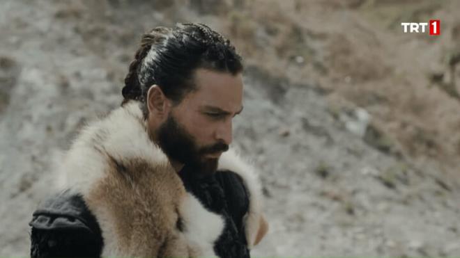 Dinlendikten sonra sete geri dnecek olan oyuncunun, aksiyon sahnelerinde ar yaamas durumunda yerine dublr kullanlabilecei renildi.