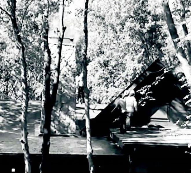 Berfu Yenenler, oluyla beraber itfaiyenin yangn sndrmesini bekledi.