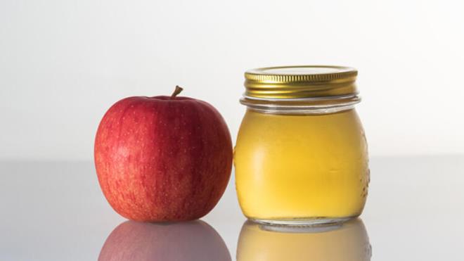 Salata ve yemeklerinize her gn 1 yemek ka sirke ekleyebileceiniz gibi, bu miktar suda seyrelterek de tketebilir ve kilo kontrolnz asndan fayda salayabilirsiniz. Ancak gnde 1 kak sirke tketimini obezitenin aresi olarak grmemek gerek.