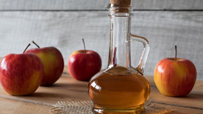 nat ksre iyi geliyor  <BR>Tbbn babas saylan Hipokrat&#8217;n Milattan nce 400&#8217;l yllarda akut enfeksiyonlar ve yaralar iyiletirmek iin sirkeyi kulland biliniyor. Artk tm bakterilere kar etkin olmad ortaya konsa da ok eski bir forml olarak bal ve sirke karm inat ksrklere kar hala kullanlyor.