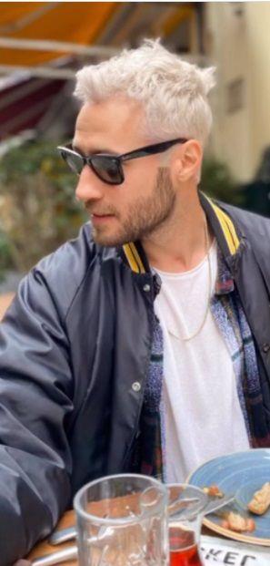 Baz hayranlar nl oyuncunun bu yeni halini olduka beenirken baz hayranlar ise eski haliyle nl ismi zaten ok sevdiklerini syledi.