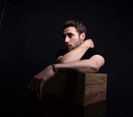 Ozan Dolunay Instagram hesabndan yeni imaj ile ilgili paylamlar yaptktan sonra ok sayda yorum ve beeni ald.