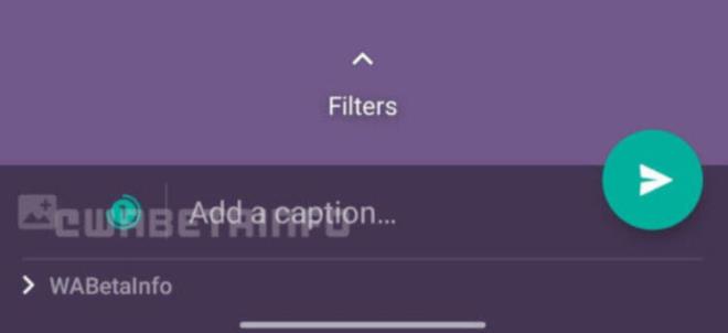 Ekran grntsnde de grebileceiniz gibi bir fotoraf, video veya GIF seer semez hemen sol tarafta yer alan simgeye tklayarak sreli bir ekilde gnderilmesini salayabileceksiniz.