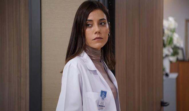 Mr. Hiiragi's Homeroom isimli Japon yapm bir dizinin uyarlamas olan retmen dizisi MED yapmn aklamasna gre 36 blm srecek ve 2021 ylnda Mays aynda final yapacakt. Fakat Star'n Sadakatsiz dizisi tm planlar bozdu.