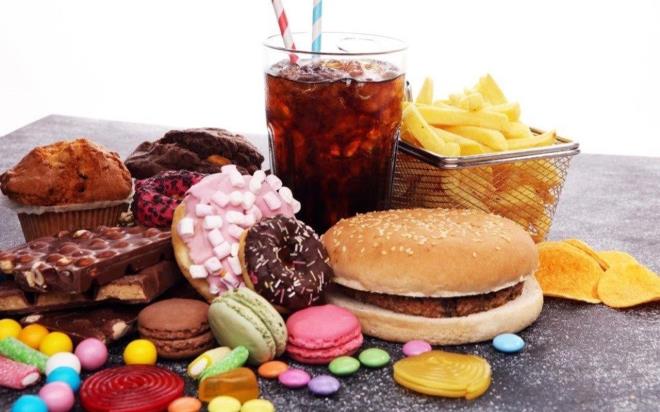 eker salk dman: Son yllarda yaplan almalar fazla eker tketiminin barsak florasn bozarak baklk sistemini baskladn gsterdiine dikkat eken Duvan, "&#8220;eker, vcudun karbonhidrat ykn artrmas ile beraber solunum yolu hastalklarnn seyrini de arlatrabilir. Bu nedenle beslenmenizde mmkn olduu kadar eker ve ekerli besinleri azaltarak paket gdalardan uzak durmamz gerekir.&#8221;