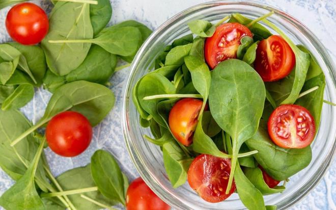 Duvan, "havu, spanak, domates, brokoli, prasa, bal kaba gibi sebzeler ise bir A vitamini trevi olan &#8216;beta karoten&#8217; ierir. Vcut direncinizi artrmak ve savunma sisteminizi gl tutmak iin meyve ve sebzeleri sofralarnzdan eksik etmeyin.&#8221; szlerini kulland.