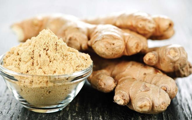 Zencefil koruyucu etkiye sahip  <br>  Taze zencefil ieriiyle bir vitamin, mineral deposu olduunun da altn izen Dyt. Simay Duvan, yle devam etti: &#8220;B6 vitamini, C vitamini, kalsiyum, demir, magnezyum, potasyum, manganez ve lif asndan zengin olan zencefil, zellikle souk algnl, grip, nezle gibi hastalklara kar koruyucu etkiye sahiptir. Zencefil sadece souk bir gnde stmakla kalmaz, ba dnmesi, mide bulants, kusma ve souk terleme gibi gribe bal tm semptomlar azaltmaya yardmc olur. Bu yzden koruyucu olarak hastalk ncesi dnemde ve iyiletirici etkisi ile de hastalk dneminde tercih edilebilir.&#8221;