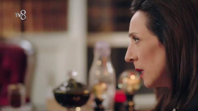 Doktor Hanm, tutkunu olduu gen kadn tarafndan terk edilen Garip&#8217;i bir lgnlk yapmamas iin ikna etmeye alyor. Kk Osman annesinin lmn kabullenirken; Doktor Piraye, Akif&#8217;in (Deniz Hamzaolu) kontrol arzusunun ailevi atmalardan kaynaklandn tespit ediyor.