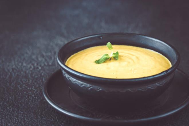 Uzmanlara gre obeziteden koruyan zerdeal, serotonin kayna olduu iin mutluluk veriyor. Uzman Dr. Yegane zcan, ar kilo problemi olan kiilerin gnl rahatlyla zerdeal tketebileceini syleyerek, "Zerdealn iinde bulunan serotonin sayesinde zayflarken mutlu olur ve depresyona girmezsiniz" dedi.