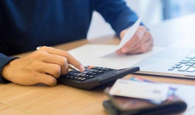 AK Parti Grup Bakan Vekili Mehmet Mu "ok geni bir yaplandrma teklifini komisyona vermi olduk. Yaplandrlan borlarda ilk deme ubat 2021'de yaplacak. 18 ay taksit halinde yaplandrma gerekletirilecek" dedi.