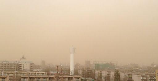 Kuzey Kore yetkilileri, salgnn balad in'le snr komusu olmalarna karn lkede imdiye kadar hi koronavirs vakas grlmediini sylyor. Ancak Ocak ayndan beri snrlarn kapatan lke salgn nedeniyle teyakkuzda ve halkn hareket serbestisi kstlanm durumda.