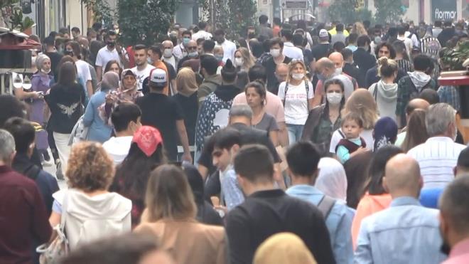 Meydan ve stiklal Caddesi, gzel hava nedeniyle vatandalarn aknna urad.
