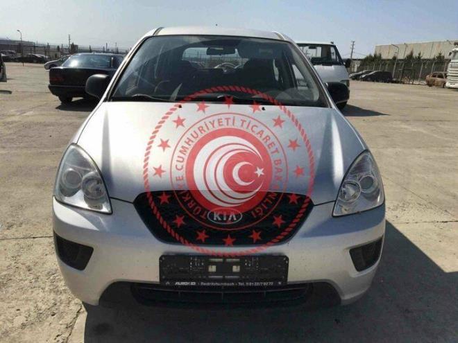 2009 model Kia Carens / 137 bin km / hale biti tarihi: 27 Ekim 2020 / hale fiyat 86 bin 800 TL.