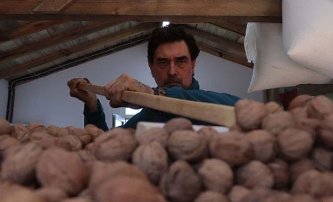 ''Bir ceviz hayalim vard. Ceviz bahesi kurmak istiyordum ve o zaman baladk. Rahmetli babamn ve annemin ok fazla emei var.''