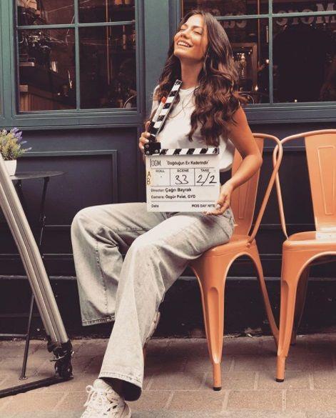 Demet zdemir'in, hem dizilerden hem de marka ibirliklerinden kazandklaryla servetine servet katyor.