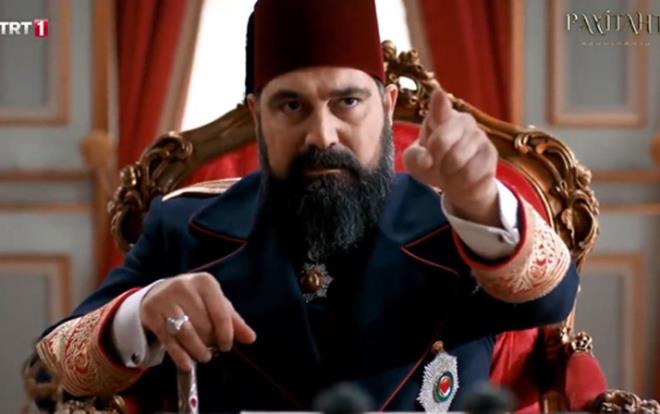 TRT'de yaynlanan Payitaht Abdlhamid dizisi, Cumhurbakan Erdoan' hedef alan Charlie Hebdo karikatrnn ardndan, 14. blmde Abdulhamid'in Fransz sefiri ile yapt konumay paylat.