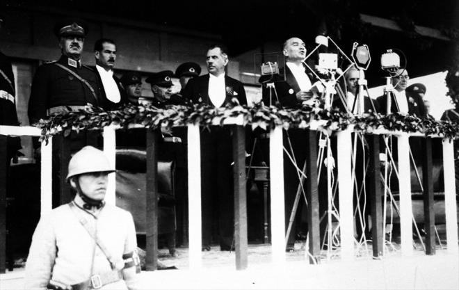 "Trkiye Devleti'nin hkmet ekli cumhuriyettir."