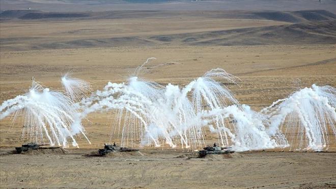 stihkamclar tarafndan maynl sahalardan geit almas grevinin yerine getirilmesinden sonra hedefler roketatar, zrhl personel tayc zerine yerletirilen silahlar ve yerli retim bomba atar atlaryla devam etti.    <br>  Hareket halindeki tank takm, nce duran, ardndan hareketli hedefleri ate altna ald. Hedeflerin tam isabetle imha edildii atlar, OMTAS orta menzilli tanksavar silah sistemi ile yaplan atlar izledi. Zrhl hedeflere kar etkin bir silah sistemi olan, yerli ve milli imkanlarla gelitirilen OMTAS da hedefleri imha etti.
