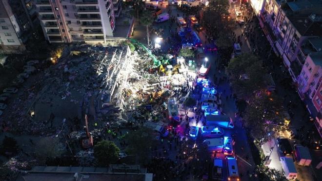 17 binadaki arama kurtarma almalar sryor.