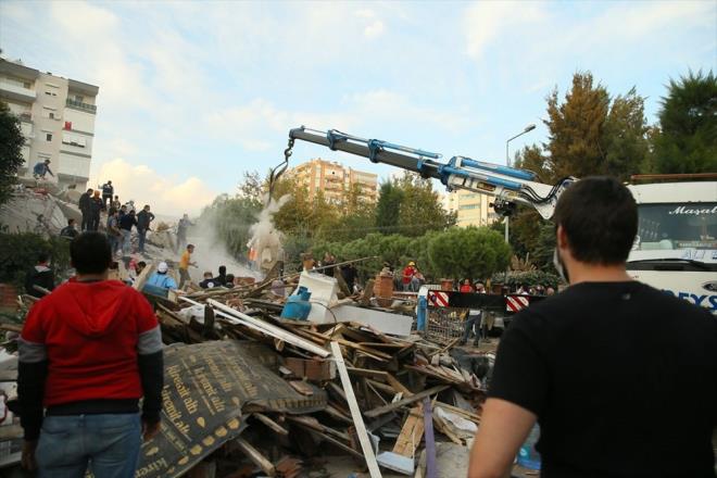 zmir bugn ise Seferihisar ilesinin 17 kilometre anda 6,6 byklnde depremle sarsld.