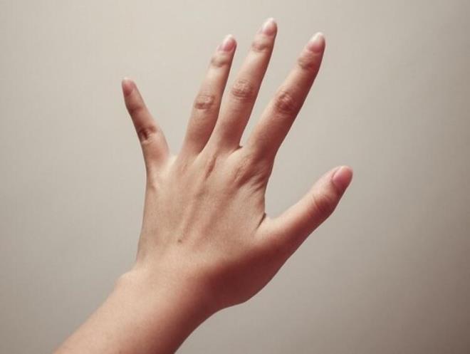 Parmaklarnzn arasndaki bolua bakn<br>  Parmaklarnzn arasndaki boluk genise zgr ruhlu birisiniz.