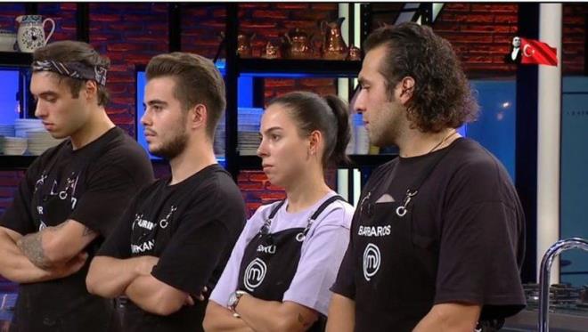 Yeni dnemde de severek izlenen Masterchef Trkiye, ifalarla gndemde. lk ifa takm dellolar balamadan 16 kiilik kadronun ifa olmasyla yaanmt. Derken elenecek isimler ve onlarn yerlerine gelecek kiiler Instagram zerinden bir bir ifa oldu. 7. haftada Duygu Acarsoy'un, 8. haftada Walison Fonseca'nn, sonraki hafta Didem'in son olarak da geen hafta Berker'in elenen isim olaca ifa oldu. falarn hepsi de gerek knca Acun Ilcal, bilgi szdran ismi aramaya balad.