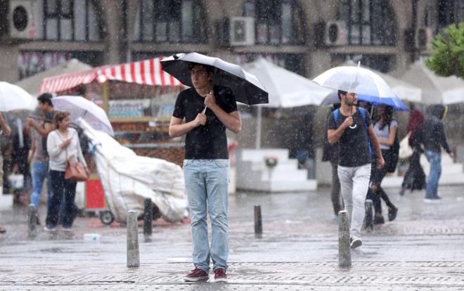 Trkiye yeni haftaya yala balyor. Kasm aynn ilk haftas iddetli yamurla geecek. Doudan balayan yalar etkisini genileterek yurt geneline yaylacak. Megakent stanbul&#8217;da yamurlu hava yarn ( 3 Kasm) kendisini gsterecek.