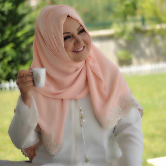 "nallah iyileirim de sizlerle birlikte hayrlara komaya devam ederiz. Geriye dnp baktmda bombo bir hayatm yok ok kr. Kymetimi bilenler oldu, bilmeyenler oldu, hakkm yiyenler. Beni aldattn sanp yedii haramlar kar sayan cahiller."