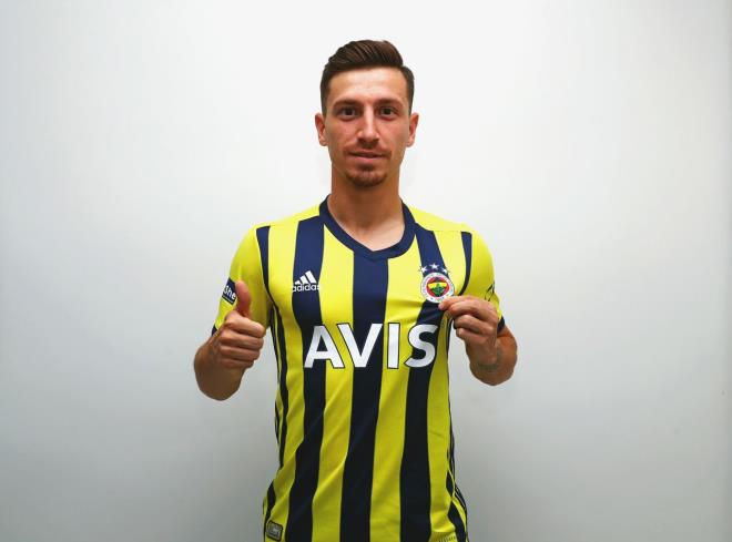 Mert Hakan (Fenerbahe)<br>    250 ailenin 1 aylk temel gda ihtiyacn karlayacak.