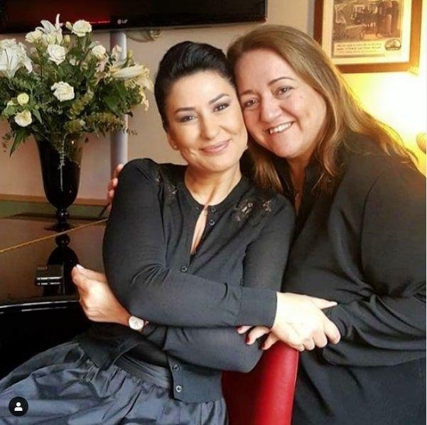 ''Birlikte dua ettik, birlikte a�lad�k. Birlikte umutland�k. Yavrular�m�z cennettedir biliyorum. D�nya �zerinde tesellinin olmad��� bir an bu. �zmir depreminde yavrular�m�zla beraber hayat�n� kaybeden canlara rahmet kalana sab�r ver Allah'�m."