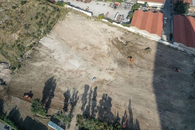 Depremde yklan ve yklma tehlikesine kar kontroll olarak ykm gerekletirilen binalarda yaayanlarn kullanmna ynelik AFAD tarafndan geici barnma merkezi kurulmas kararlatrld.