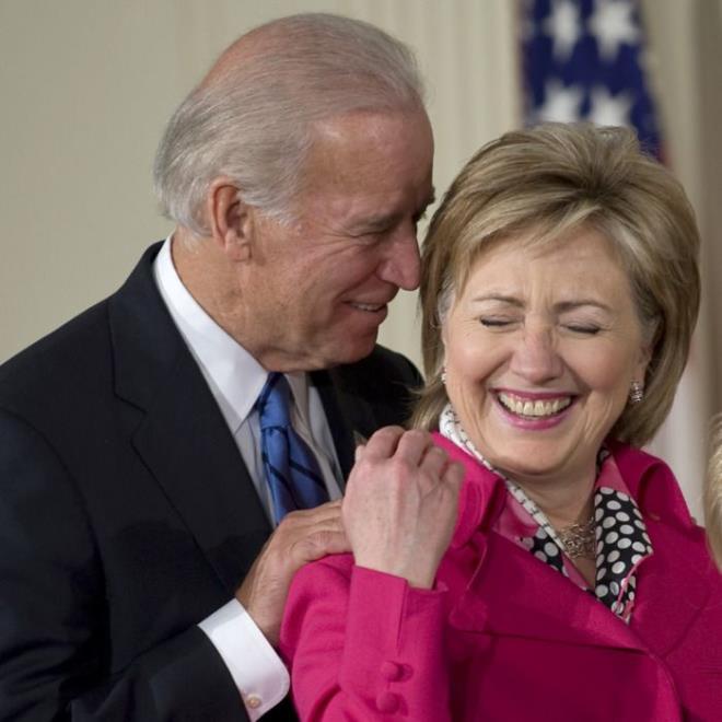 Biden, ilk kez  1987'de Demokrat Parti'den bakan aday olmaya karar verdi aama konumasnda intihal yapt belirlenince n seimden ekildi. 20 yl sonra ansn yeniden denedi. Bu kez seim kampanyas Hillary Clinton ve Barack Obama karsnda etkili olamad. Bakanlk koltuunu yine kard.